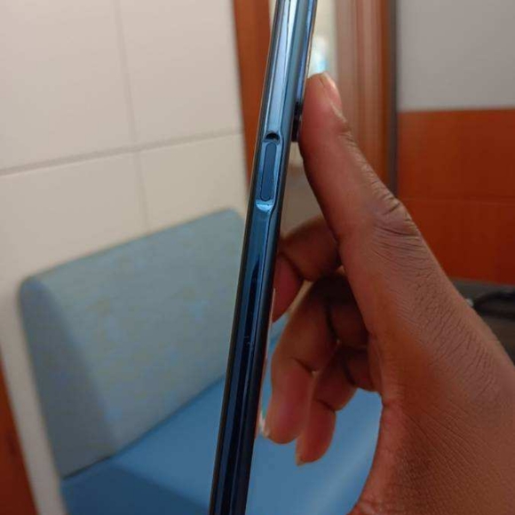 Metro phone government service size 163.1x74.9x8.3 Brand DE2117 - Picture 9 of 9